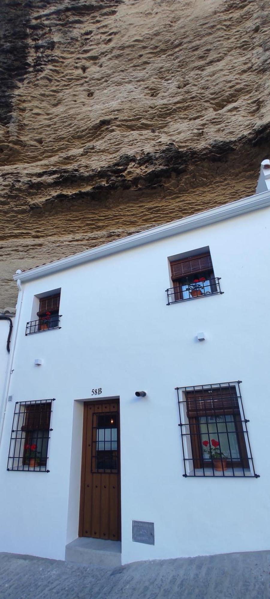 Setenil De Las Bodegas Casa Cueva Las Chicas Del Puente מראה חיצוני תמונה