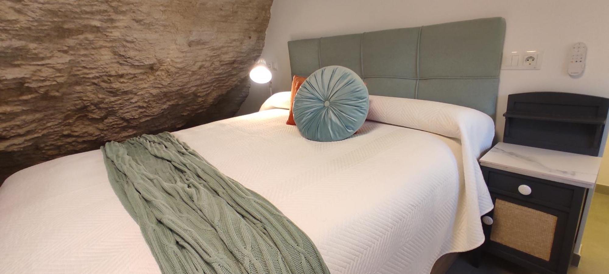 Setenil De Las Bodegas Casa Cueva Las Chicas Del Puente מראה חיצוני תמונה