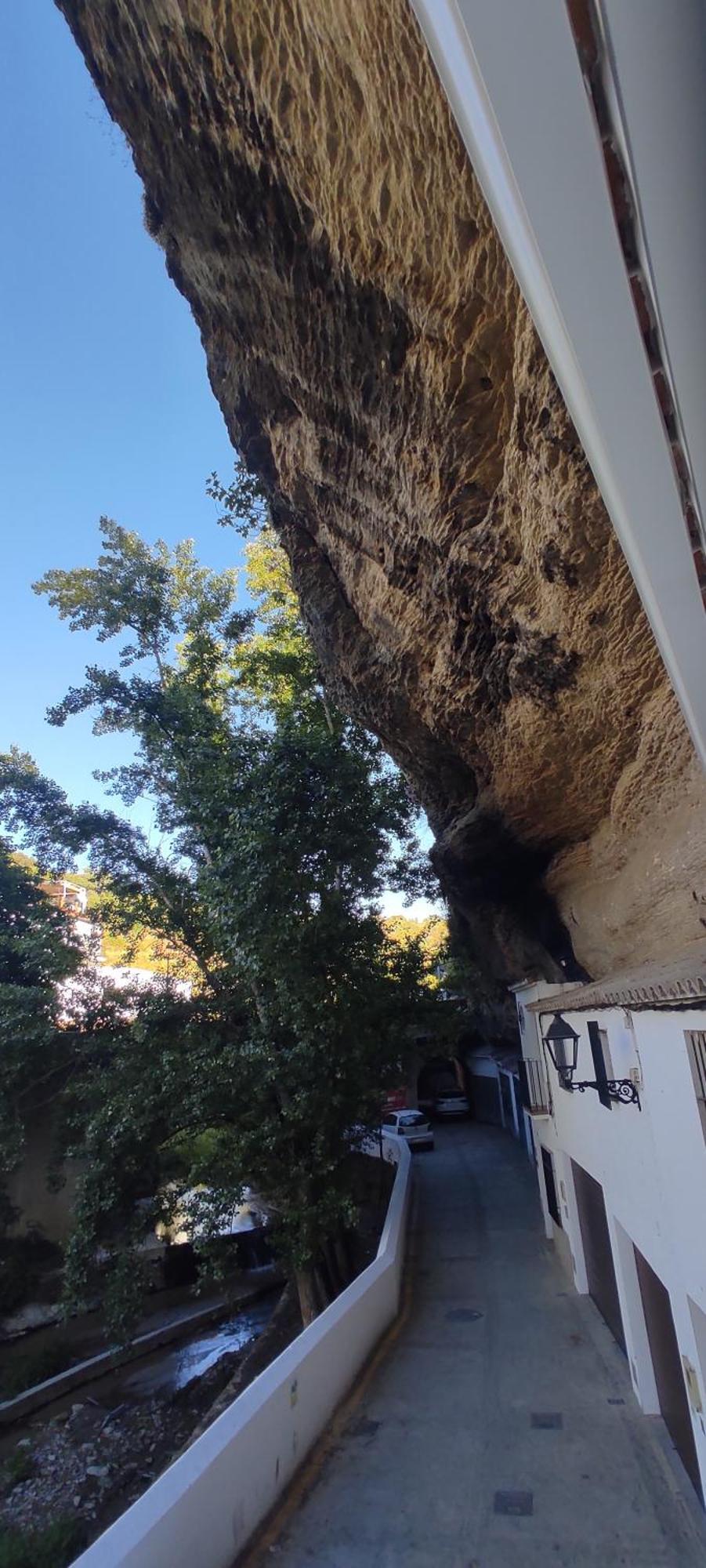 Setenil De Las Bodegas Casa Cueva Las Chicas Del Puente מראה חיצוני תמונה
