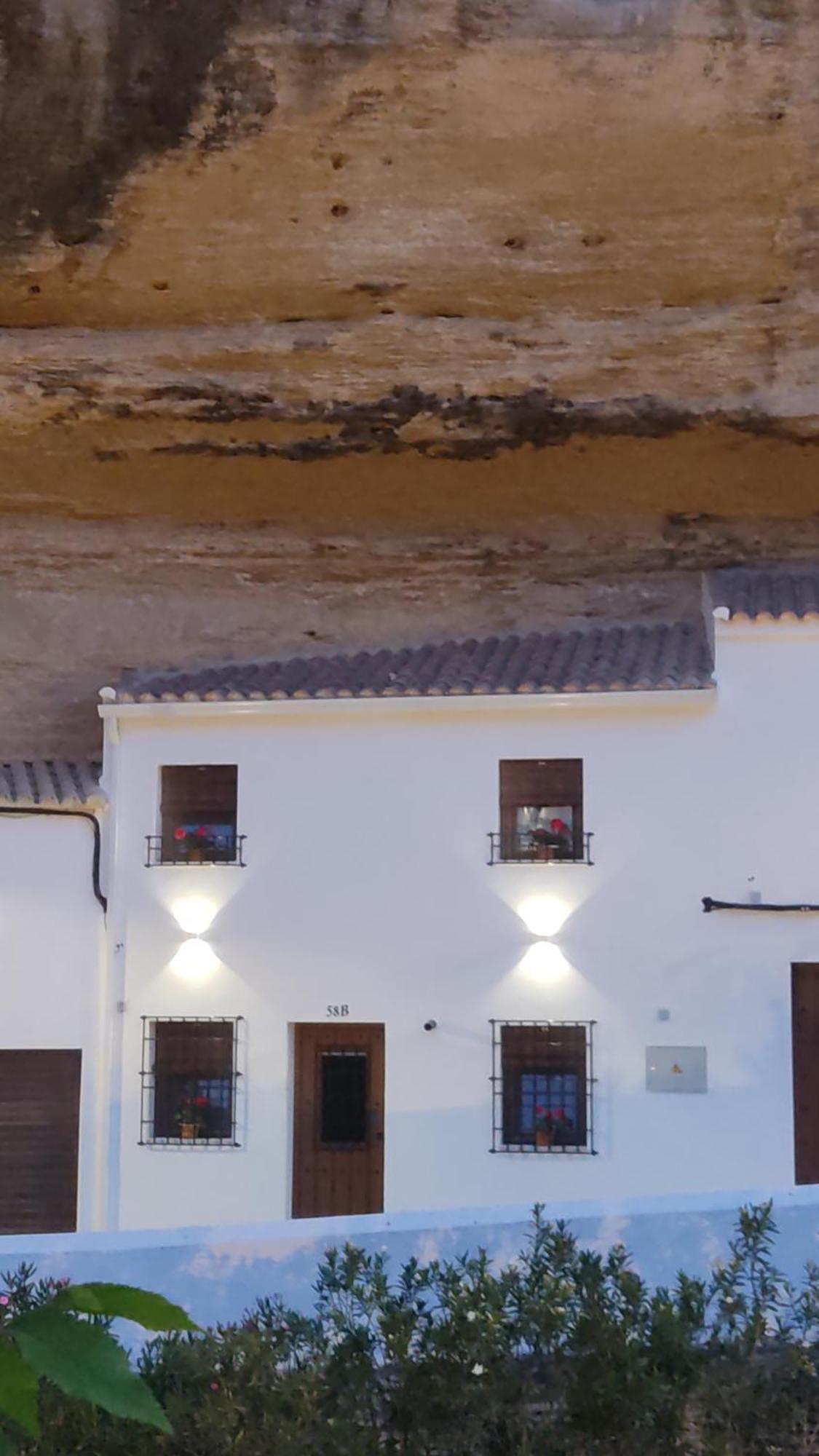 Setenil De Las Bodegas Casa Cueva Las Chicas Del Puente חדר תמונה