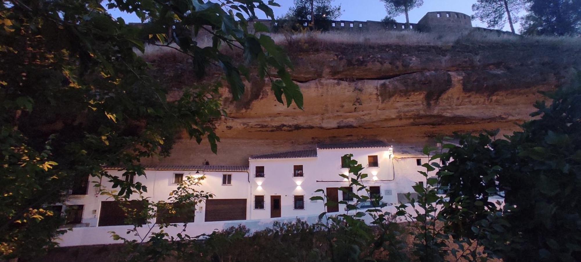 Setenil De Las Bodegas Casa Cueva Las Chicas Del Puente חדר תמונה