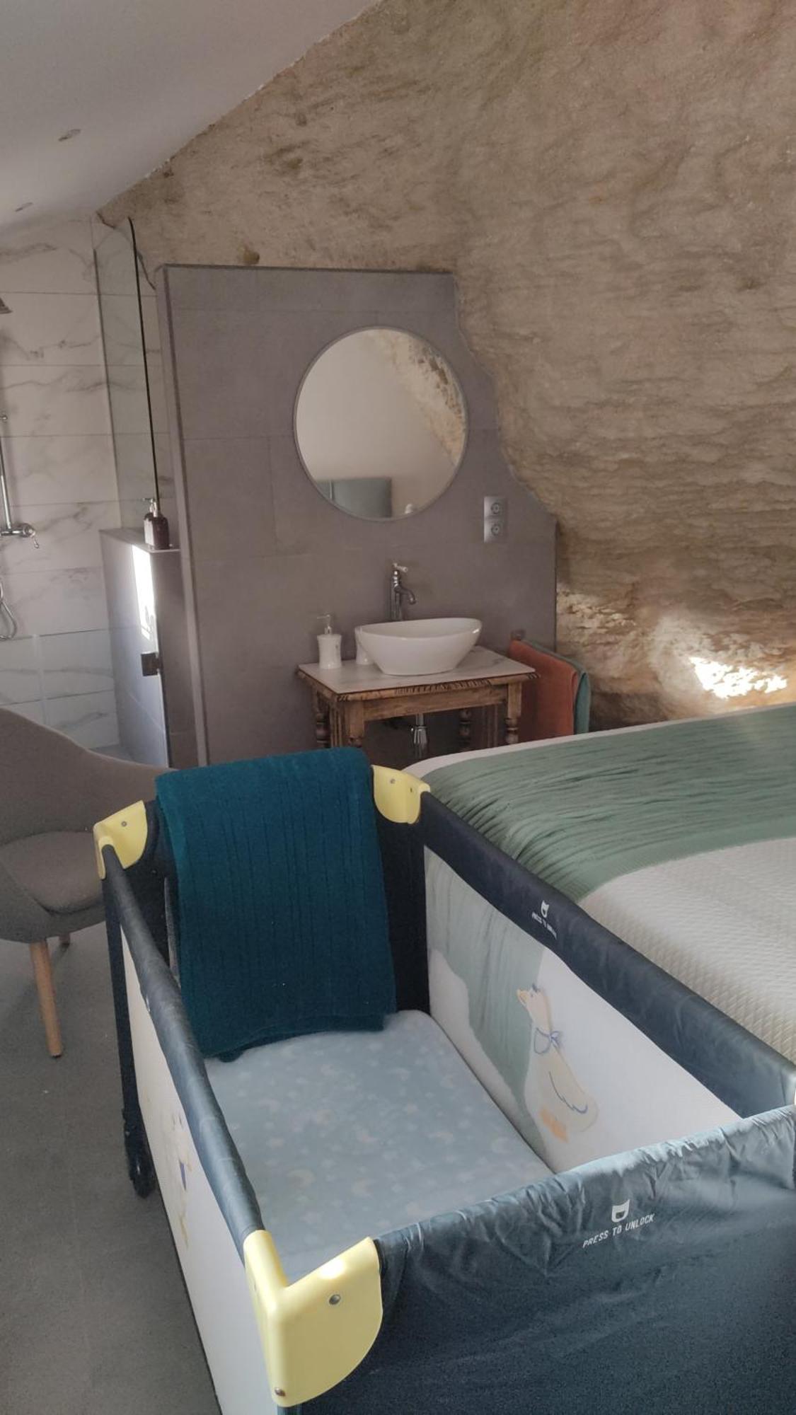 Setenil De Las Bodegas Casa Cueva Las Chicas Del Puente מראה חיצוני תמונה